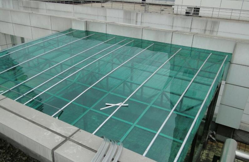 pc耐力板和钢化玻璃雨棚哪个更好?